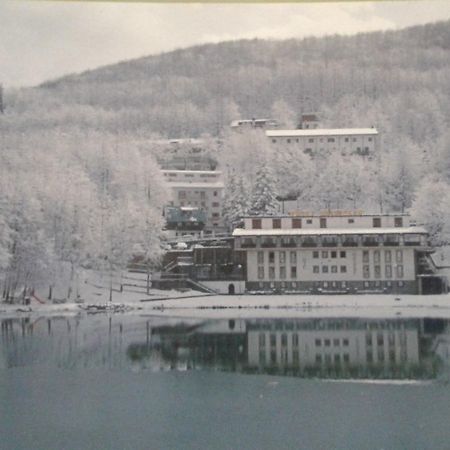 Hotel Cristallo Cerreto Laghi Kültér fotó
