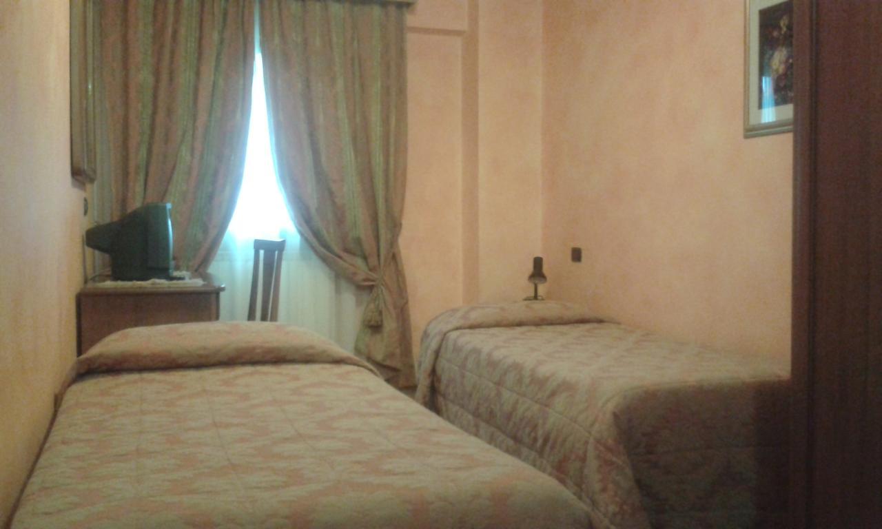 Hotel Cristallo Cerreto Laghi Kültér fotó