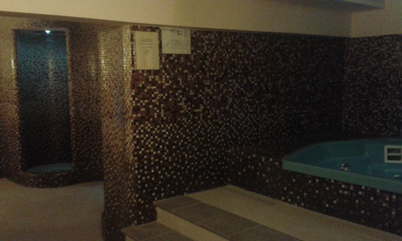 Hotel Cristallo Cerreto Laghi Kültér fotó