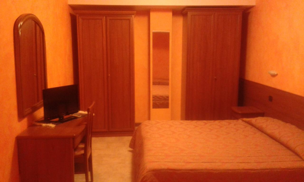 Hotel Cristallo Cerreto Laghi Szoba fotó